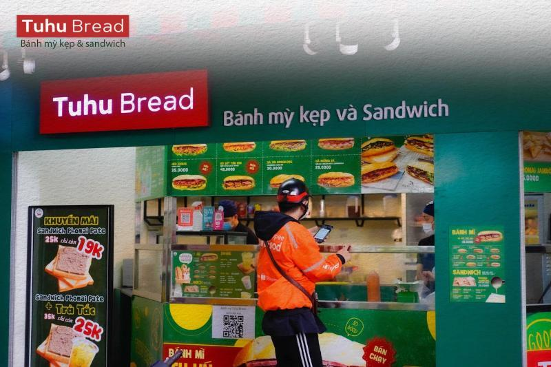 Bánh Mì Việt Nam: Hành Trình Từ Bánh Tây Sang Đặc Sản Đường Phố 1